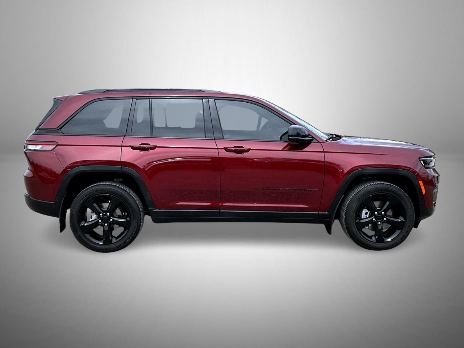 Used 2023 Red Jeep Altitude X image 4