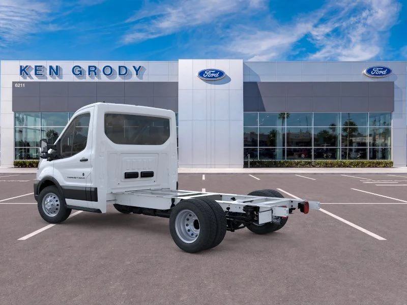 New 2026 Oxford White Ford Base image 5