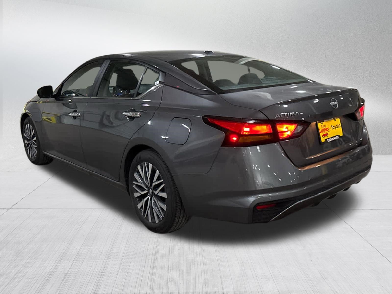 Used 2025 Gun Metallic Nissan SV image 4