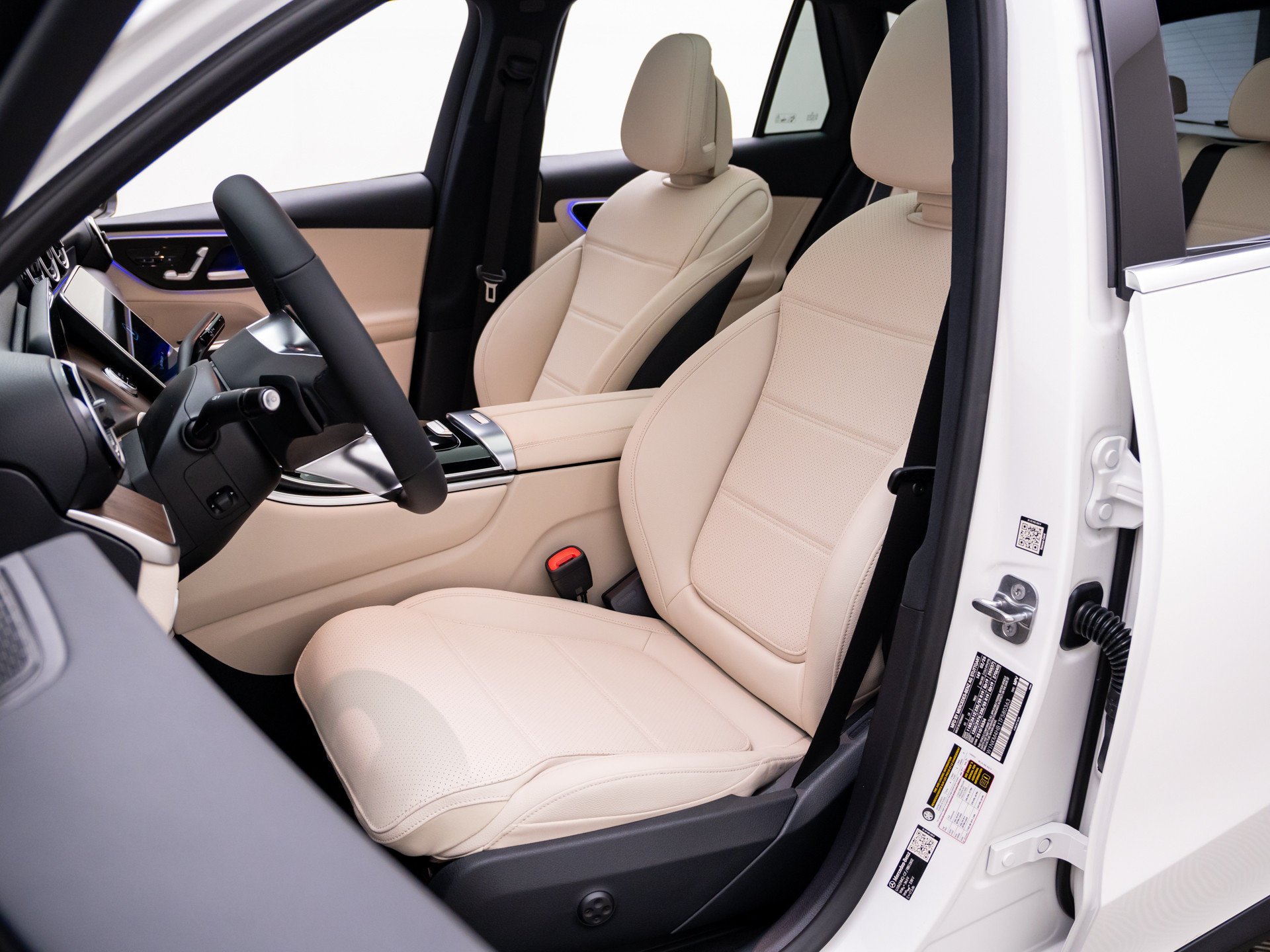 New 2026 White Mercedes-Benz GLC 300 image 54
