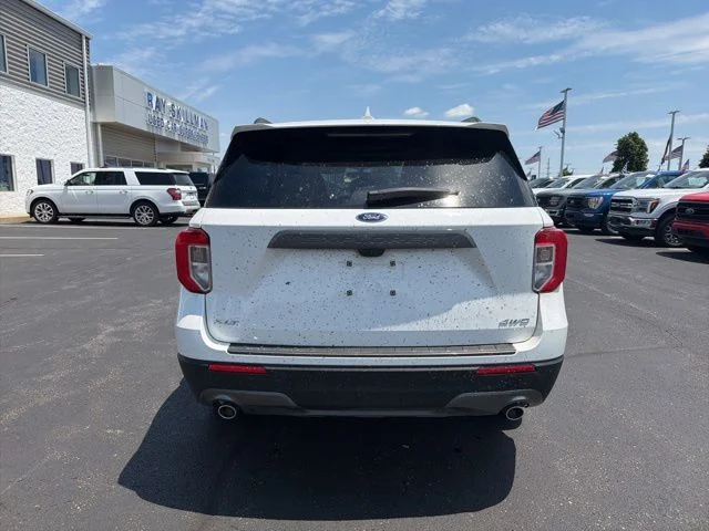 Used 2023 Star White Metallic Tri-Coat Ford XLT image 3