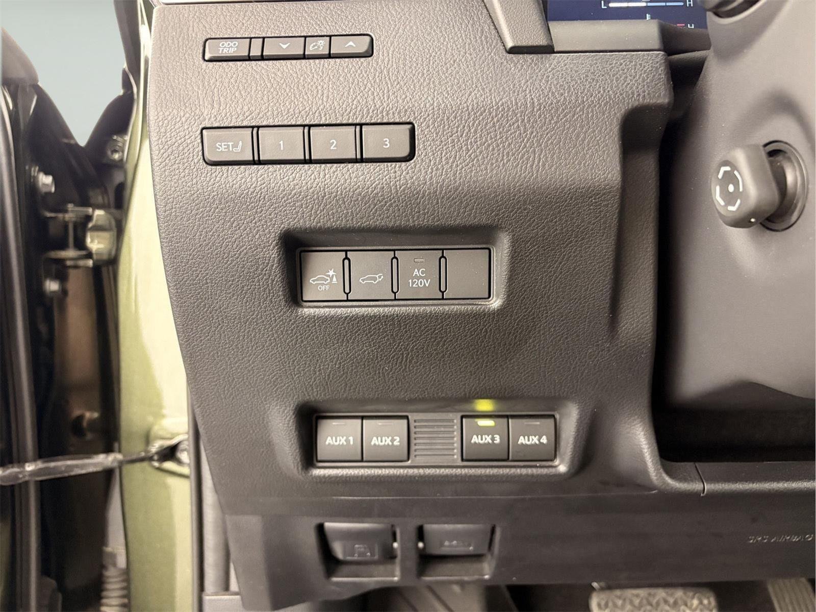 Used 2025 Nori Green Pearl Lexus GX 550 Overtrail image 31