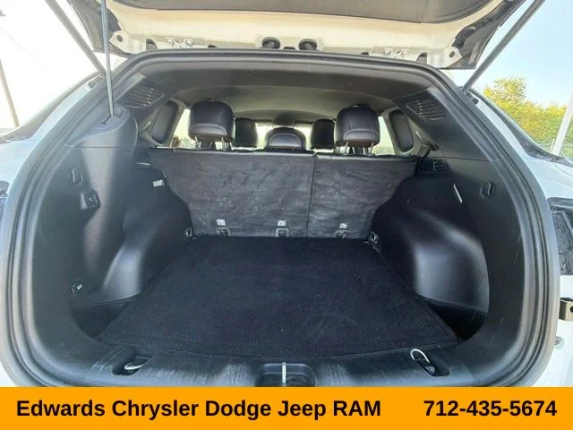 Certified Used 2023 White Jeep Latitude image 27