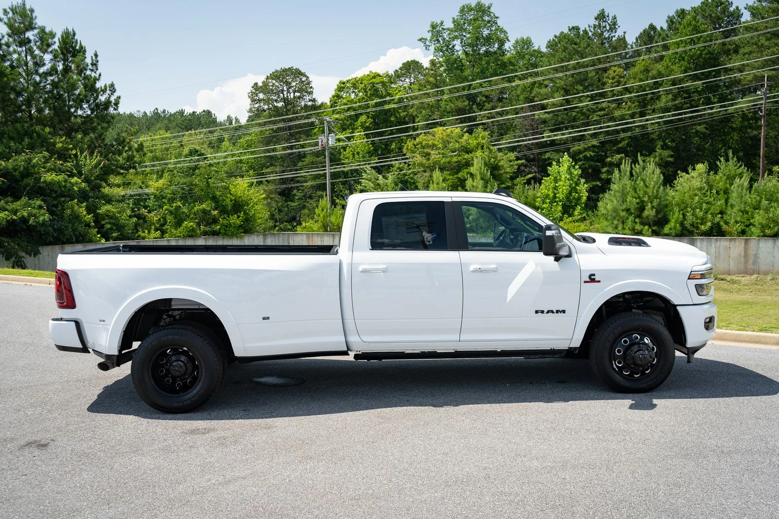 New 2026 Bright White Clear-Coat Exterior Paint RAM Limited image 21