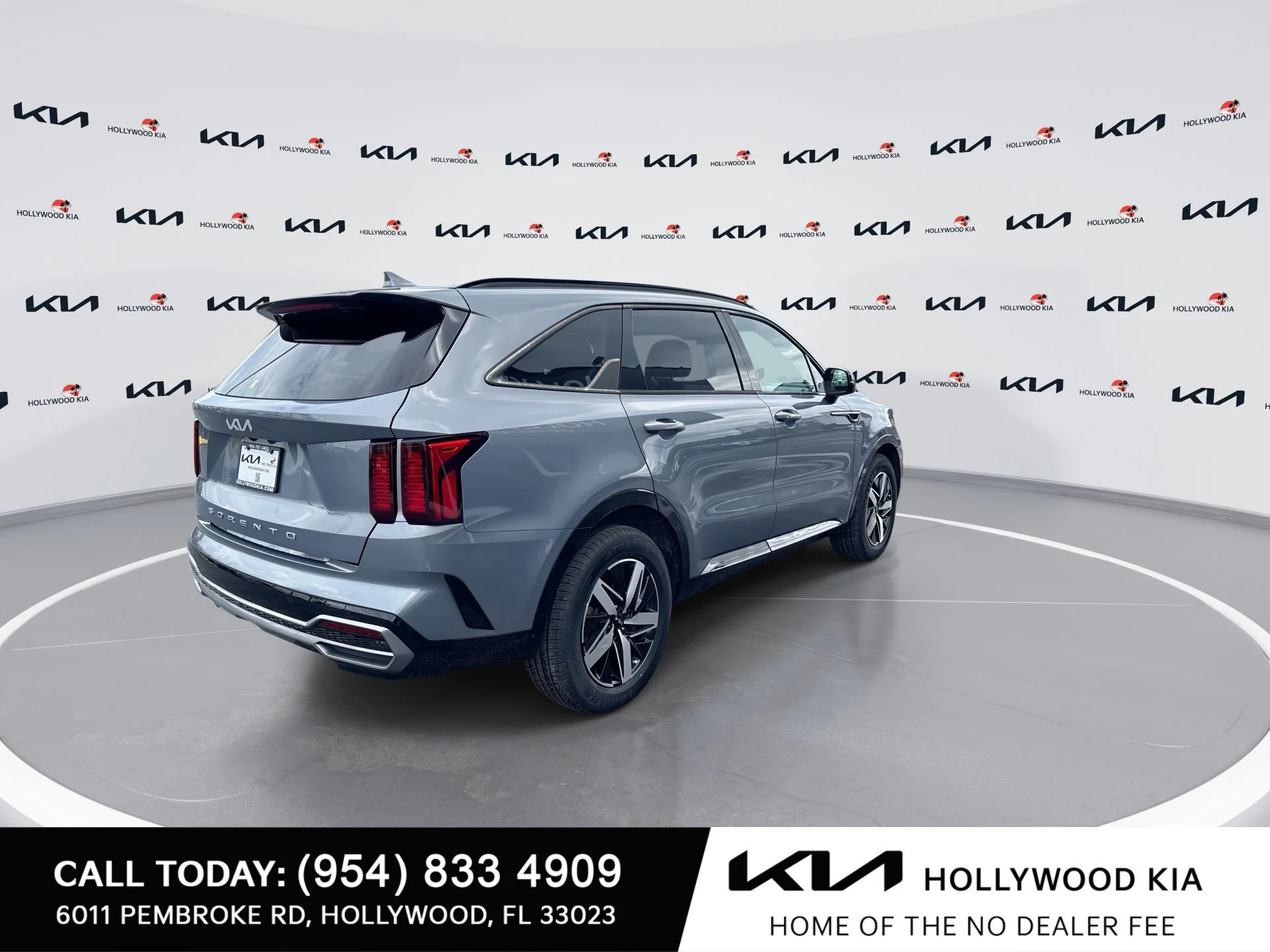 Used 2022 Everlasting Silver Kia S image 8