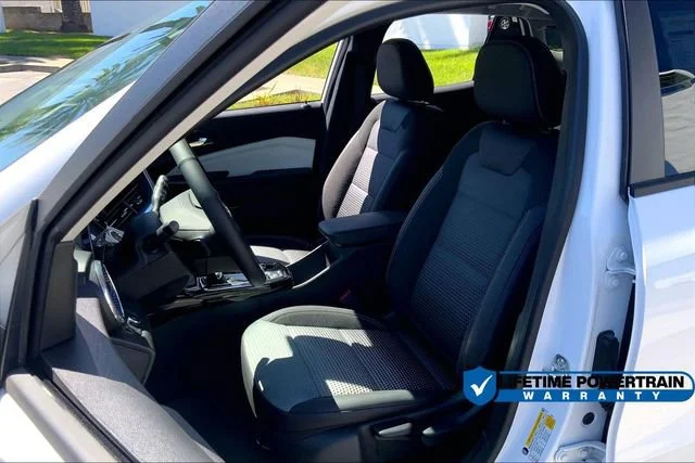 2025 Chevrolet Trax LT - Photo 10