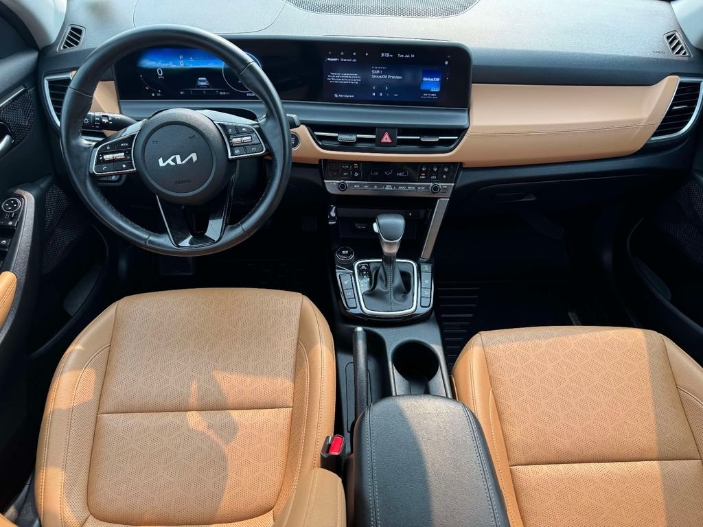 Used 2024 Black Kia EX image 11