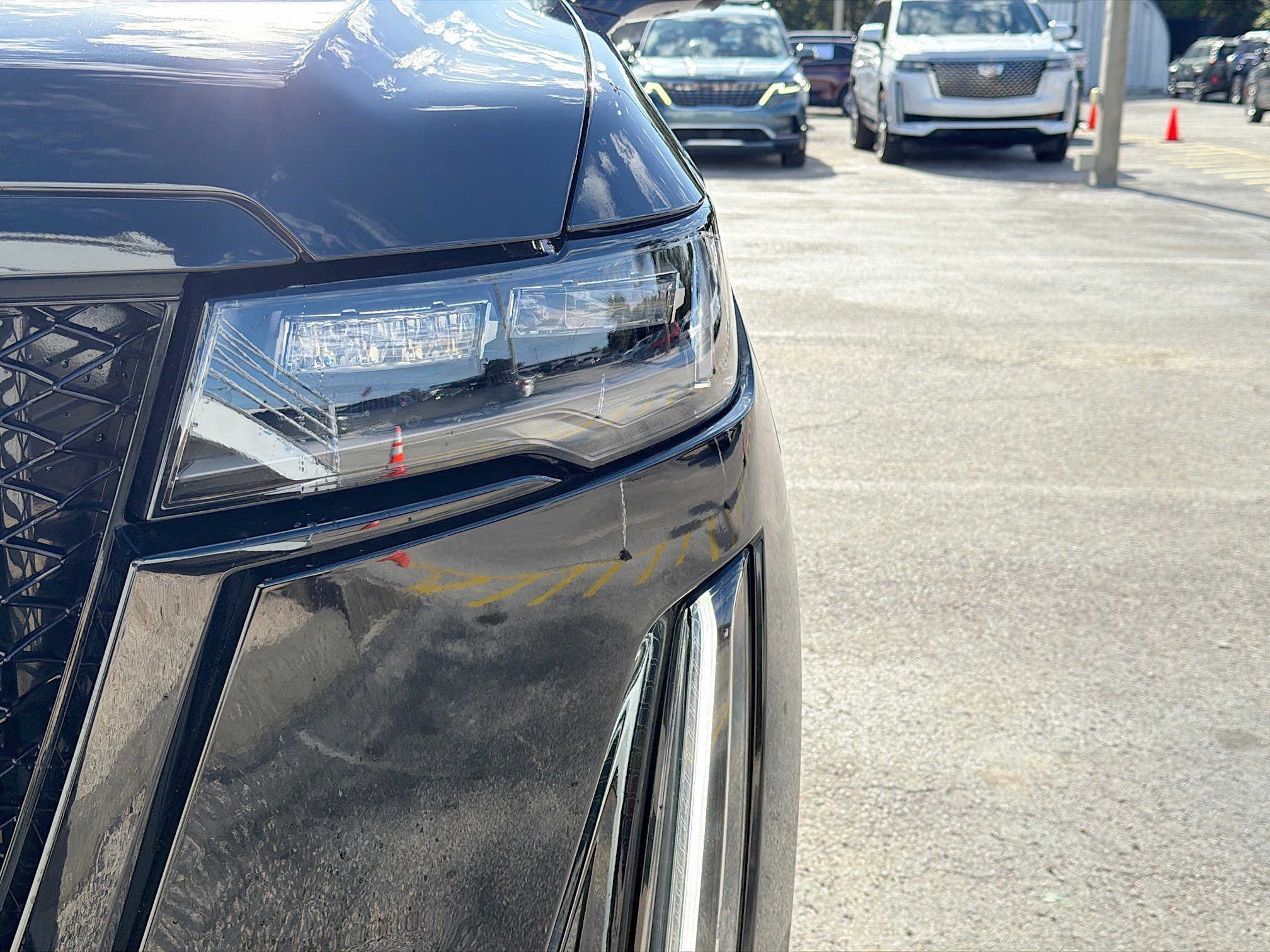 Used 2022 Black Raven Cadillac Sport Platinum image 9