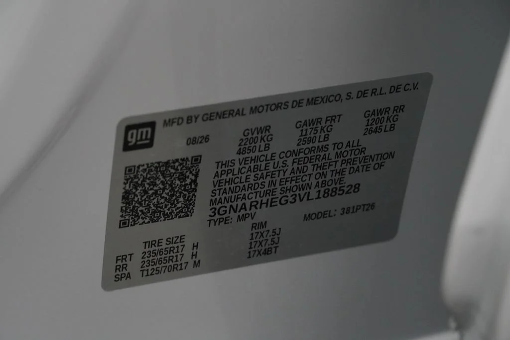 New 2027 Summit White Chevrolet LT image 42