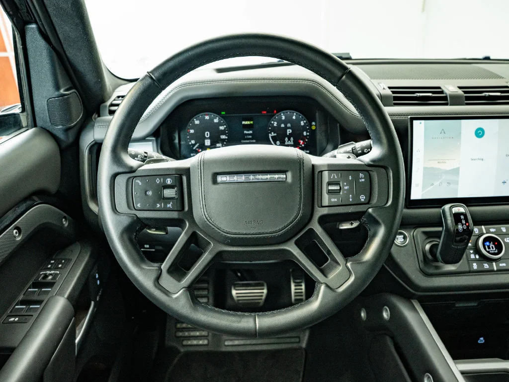 Used 2025 Black Land Rover V8 image 40