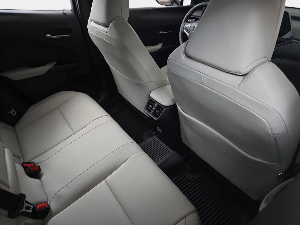 New 2026 Ultra White with Obsidian roof Lexus F SPORT DESIGN AWD image 11