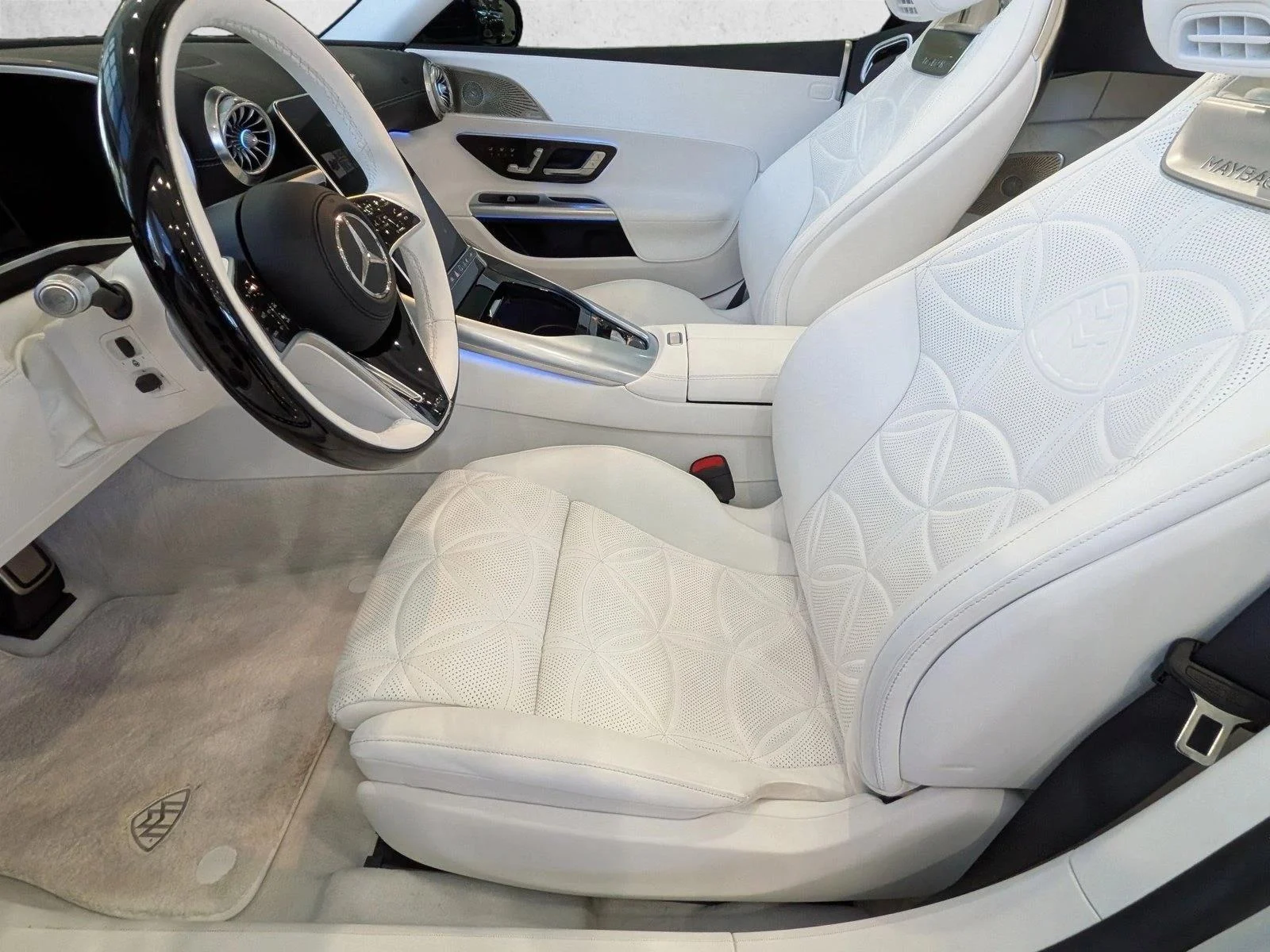 Used 2026 Manufaktur Moonlight White Magno Mercedes-Benz Maybach SL 680 Monogram Series image 14