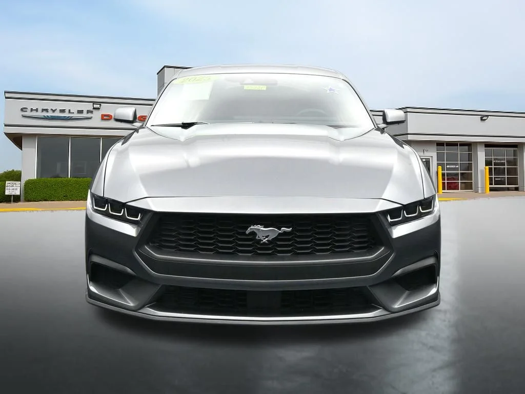 Used 2025 Gray Ford EcoBoost Premium image 8