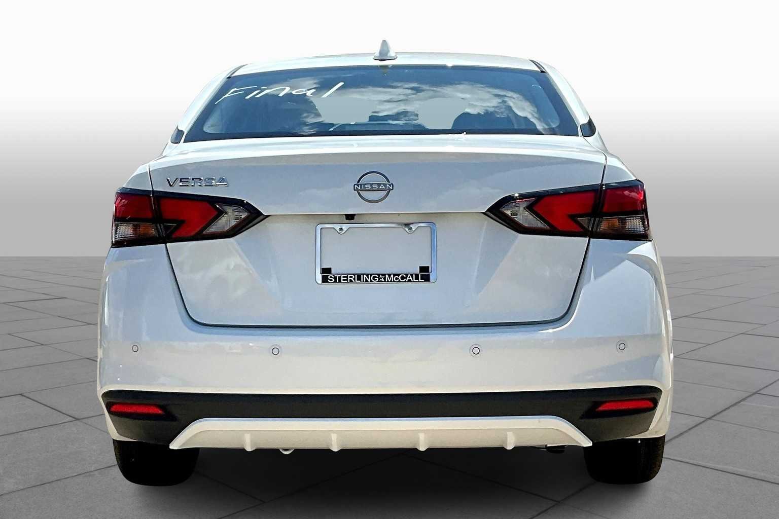 Used 2025 Aspen White Tricoat Nissan SV image 4
