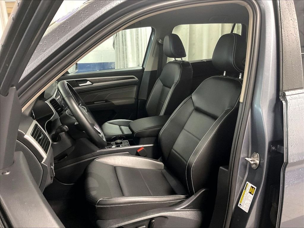 Used 2023 Gray Volkswagen 2.0T SE w/Technology image 10