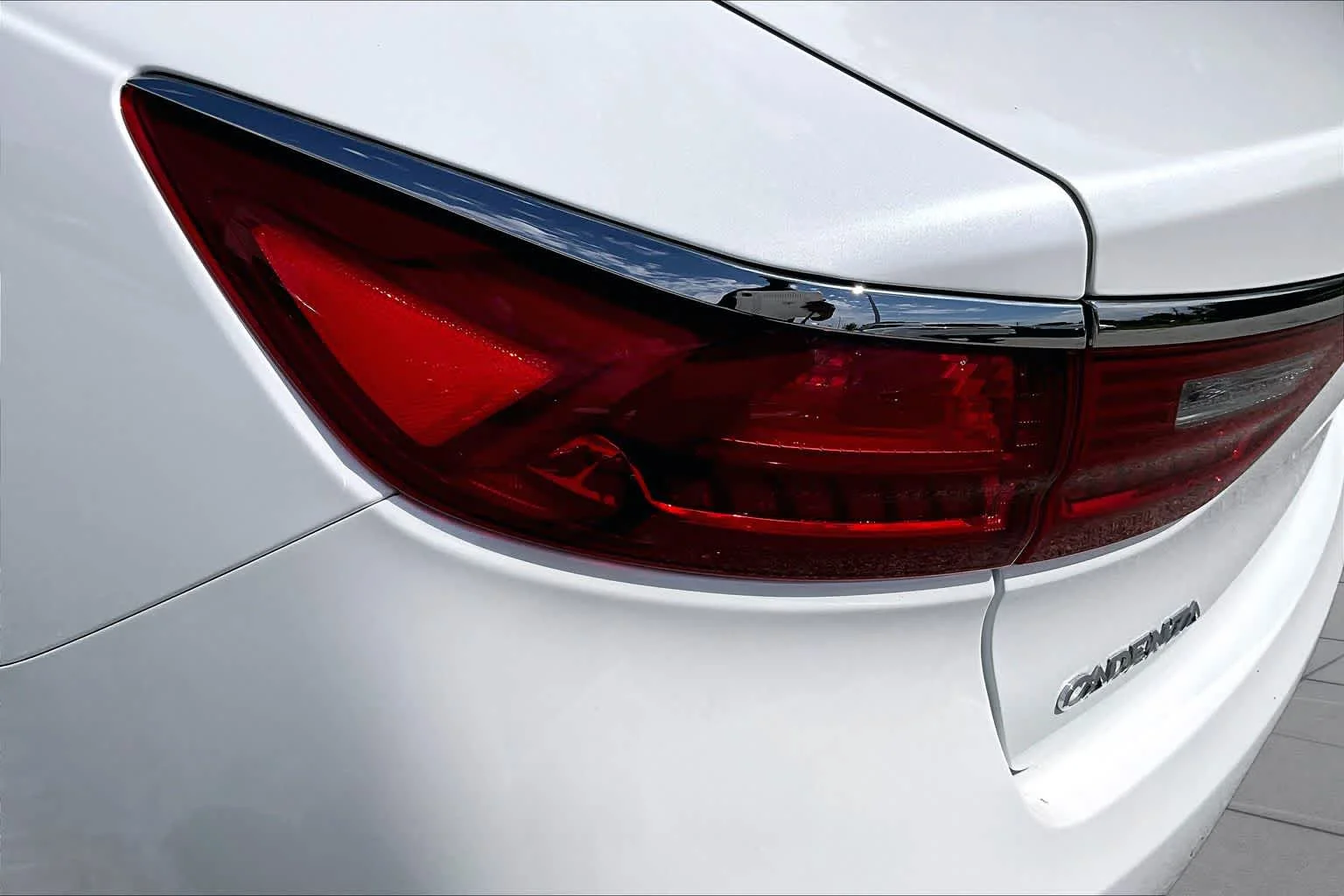 Used 2019 Snow White Pearl Kia Technology image 45