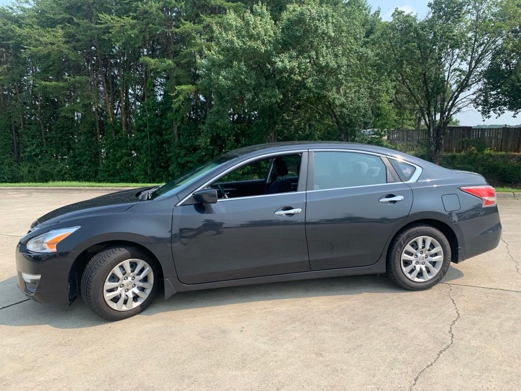 Used 2015 Blue Nissan 2.5 S image 15