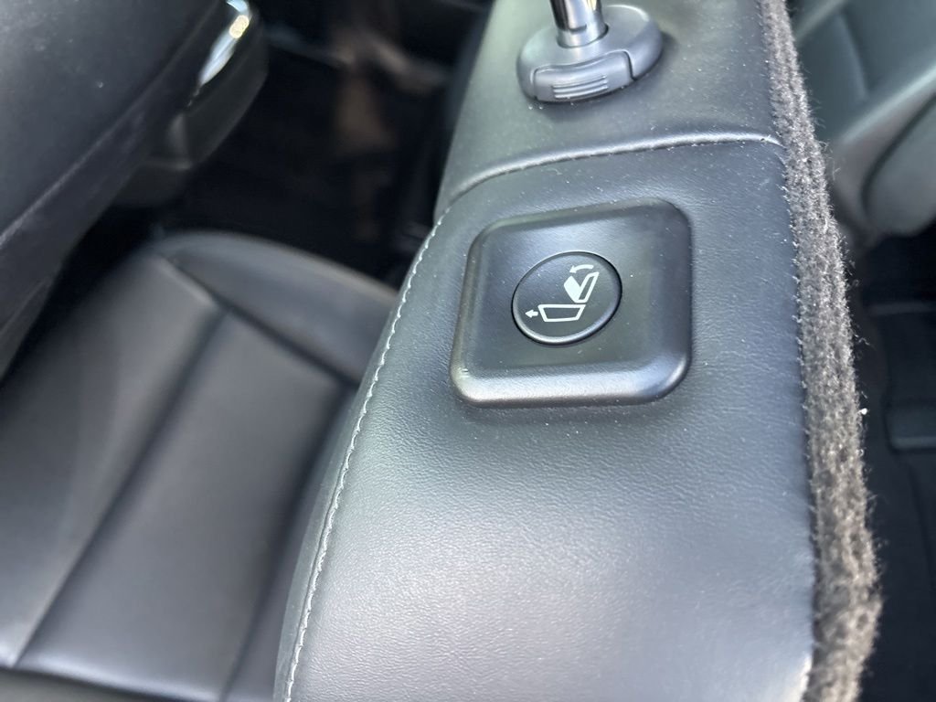Certified Used 2025 Silver Kia S image 44