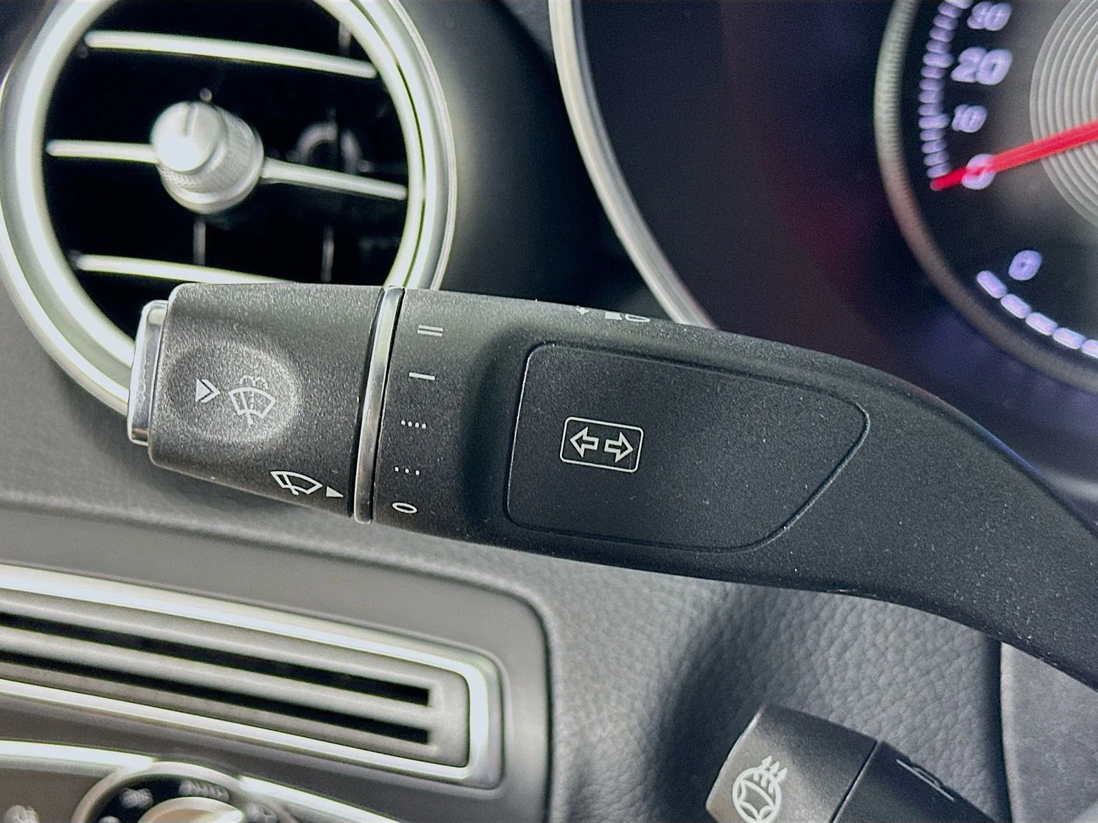 Used 2016  Mercedes-Benz  image 19