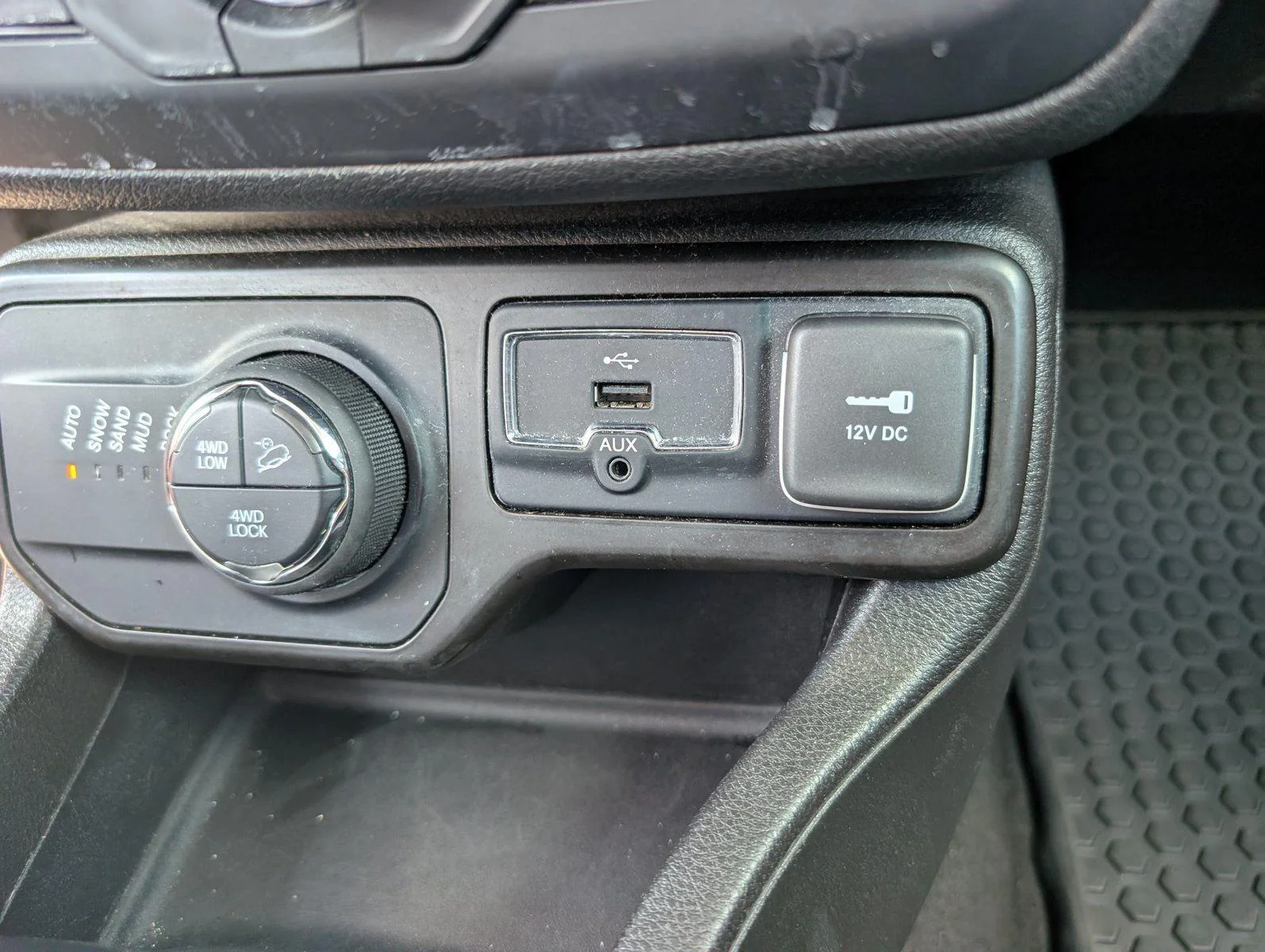 Used 2023 Colorado Red Clearcoat Jeep Trailhawk image 19