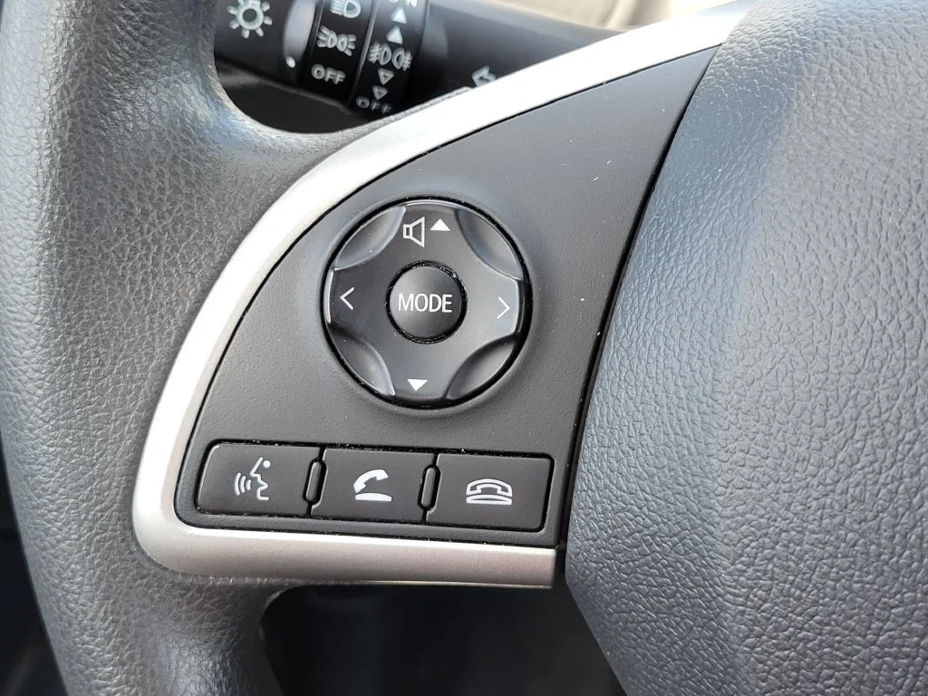 Used 2024 Gray Mitsubishi ES image 26