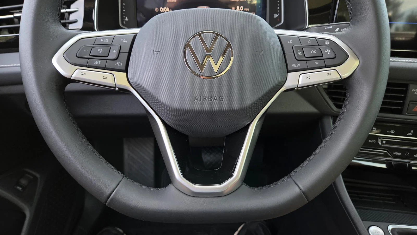 New 2026 Deep Black Pearl Volkswagen SEL image 27