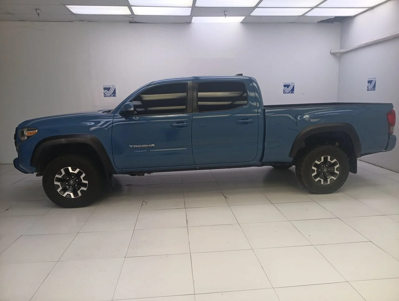 Used 2016 Inferno Toyota SR5 image 5