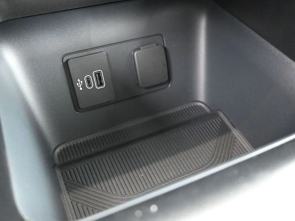 New 2026 Carbonized Gray Metallic Ford Active image 16
