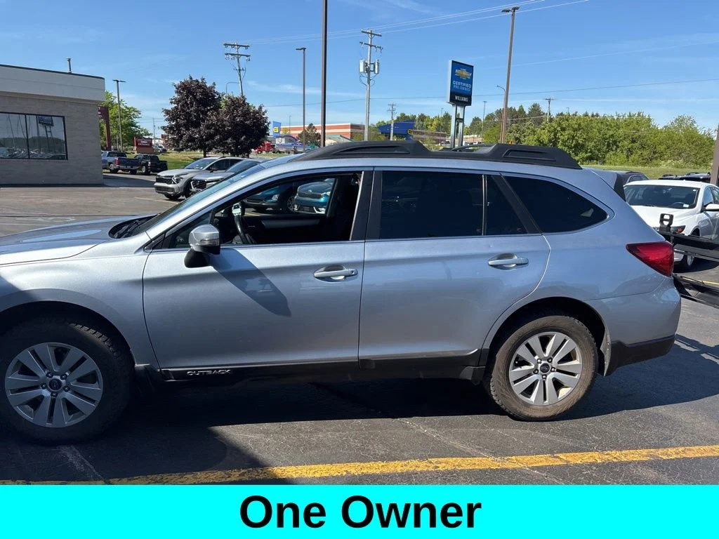 Used 2016 Ice Silver Metallic Subaru 2.5i Premium image 1
