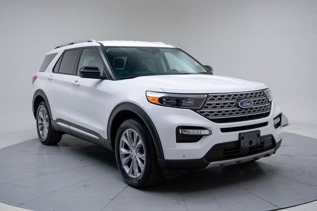 Used 2023 White Ford Limited image 3