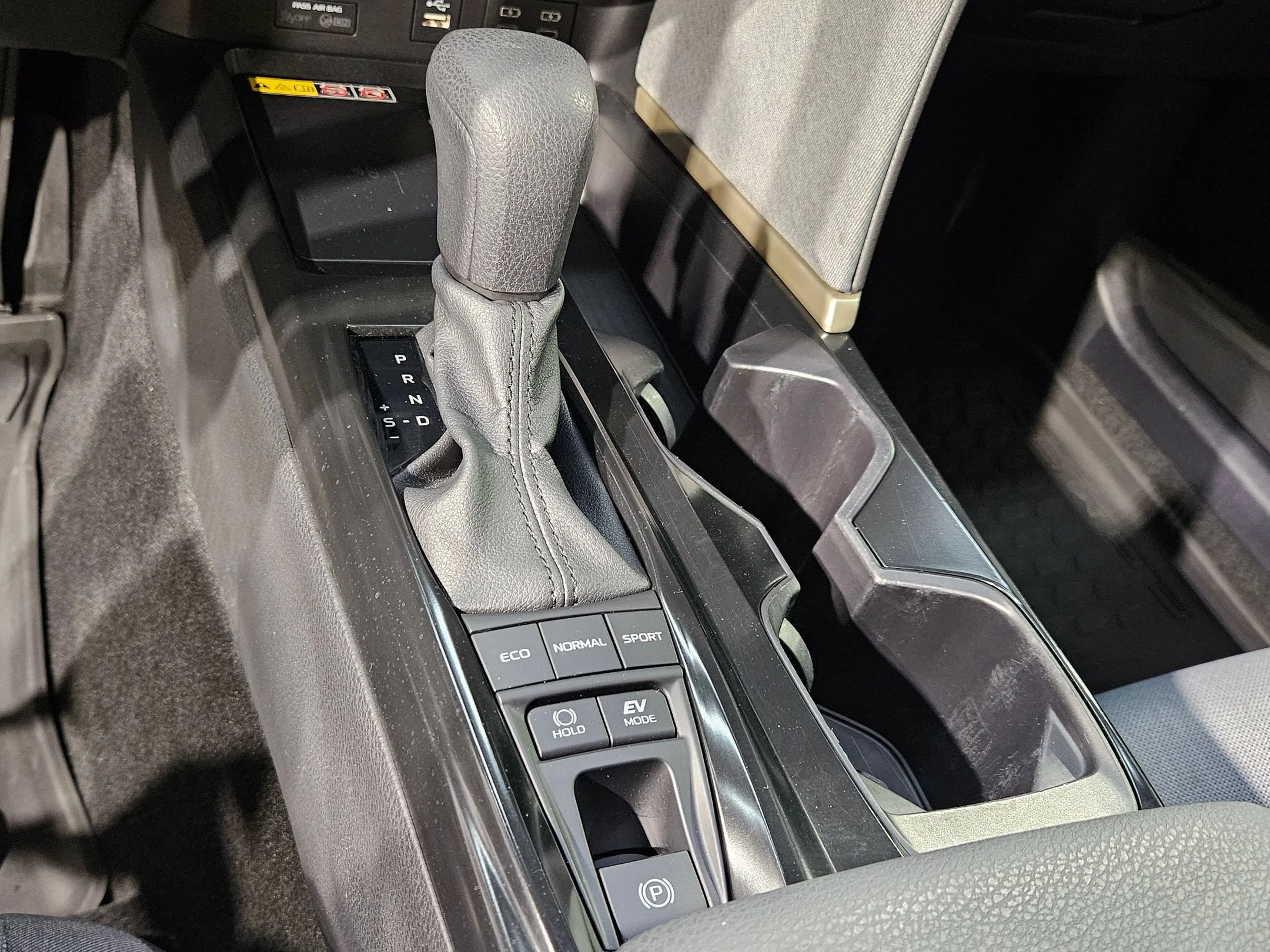 Used 2025 Underground Toyota LE image 32