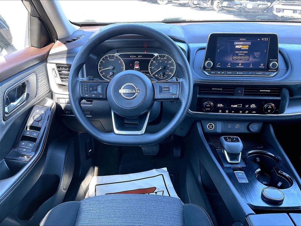 Used 2023 Gray Nissan SV image 17