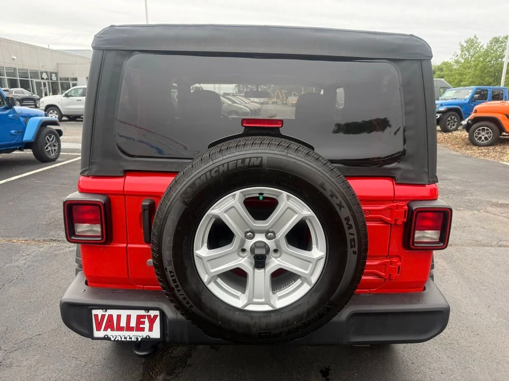 Certified Used 2019 Red Jeep Sport S image 5