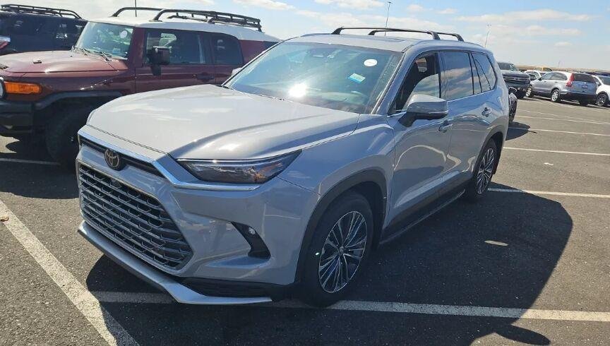 2025 Toyota Grand Highlander Platinum - Photo 1