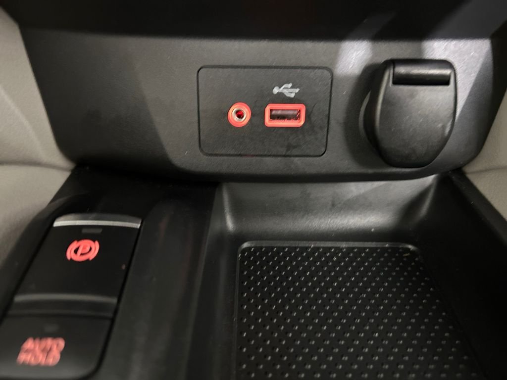 Used 2021 White Nissan SL image 30