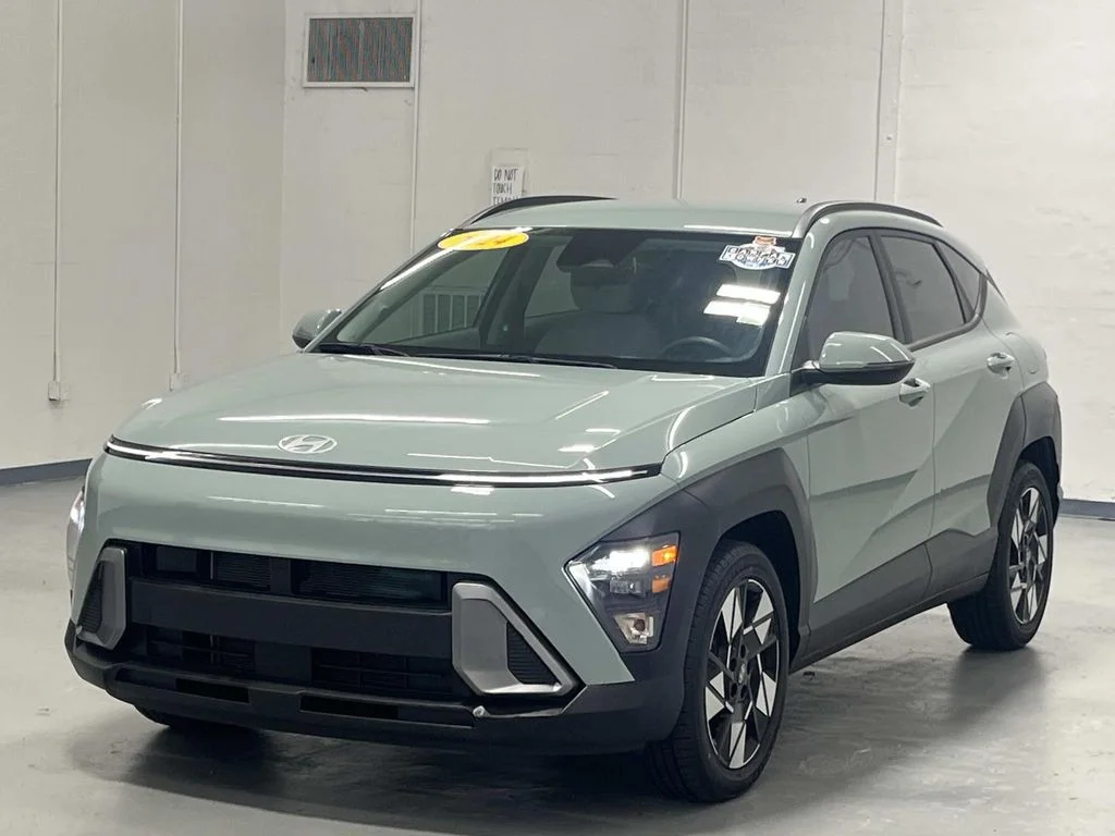 Used 2024 Mirage Green Hyundai SEL FWD 1 OWNER image 4