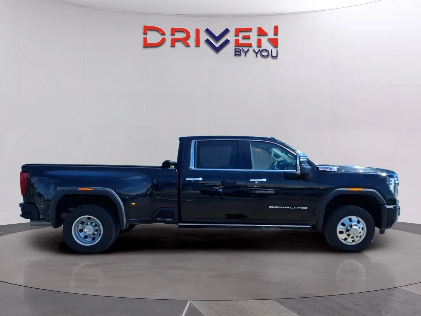 Used 2024 Onyx Black GMC Denali DRW image 6