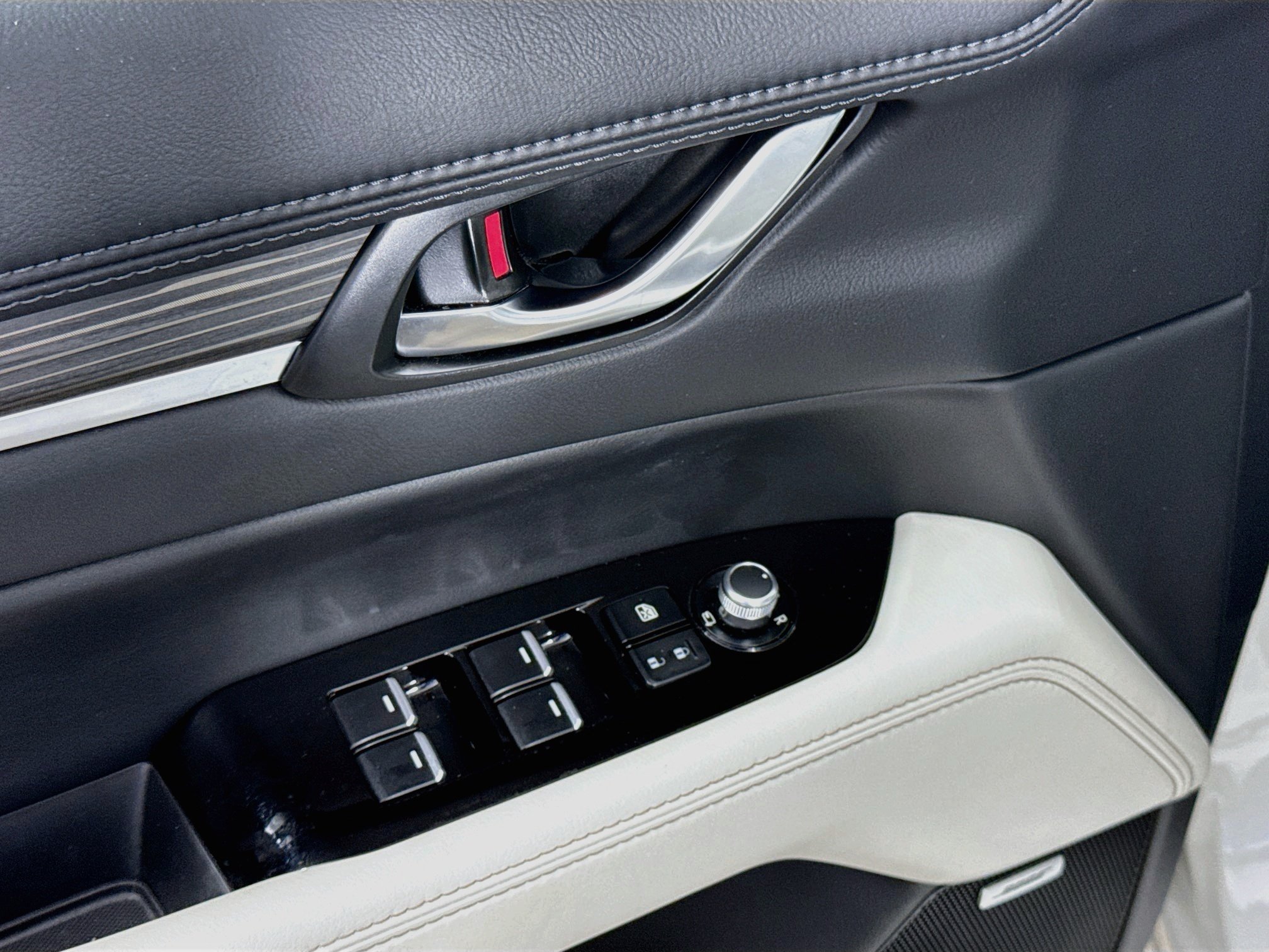 Used 2021 Snowflake White Pearl Mica Mazda Grand Touring image 18