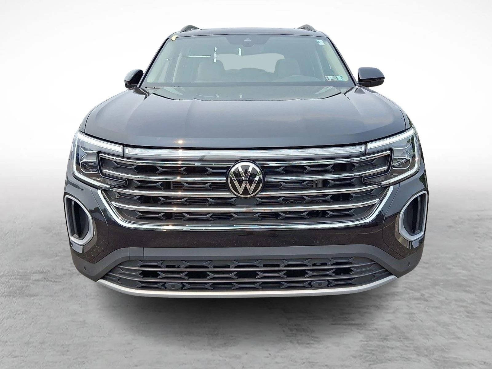 New 2026 2T2T/BLACKPEARL Volkswagen 2.0T SE w/Technology image 2