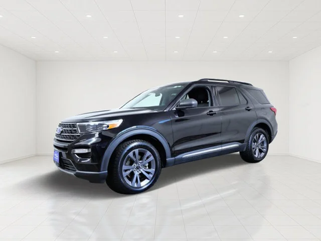 Certified Used 2023 Black Ford XLT image 2