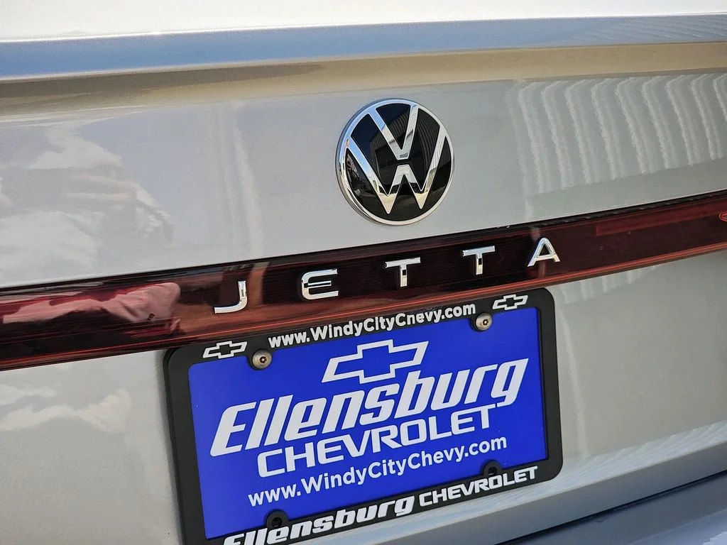 2025 Volkswagen Jetta SE - Photo 28