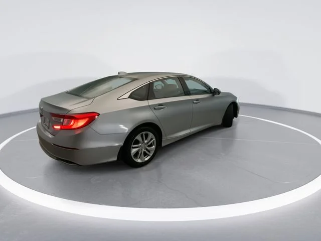 Used 2018  Honda LX image 6