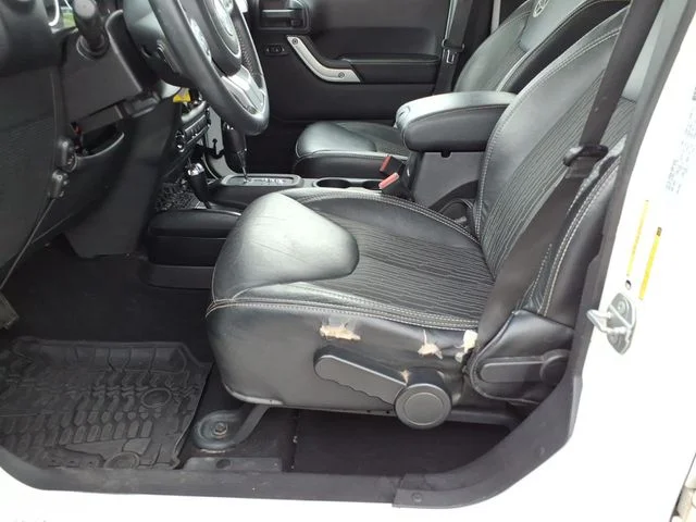 Used 2015 White Jeep Unlimited Sport image 18