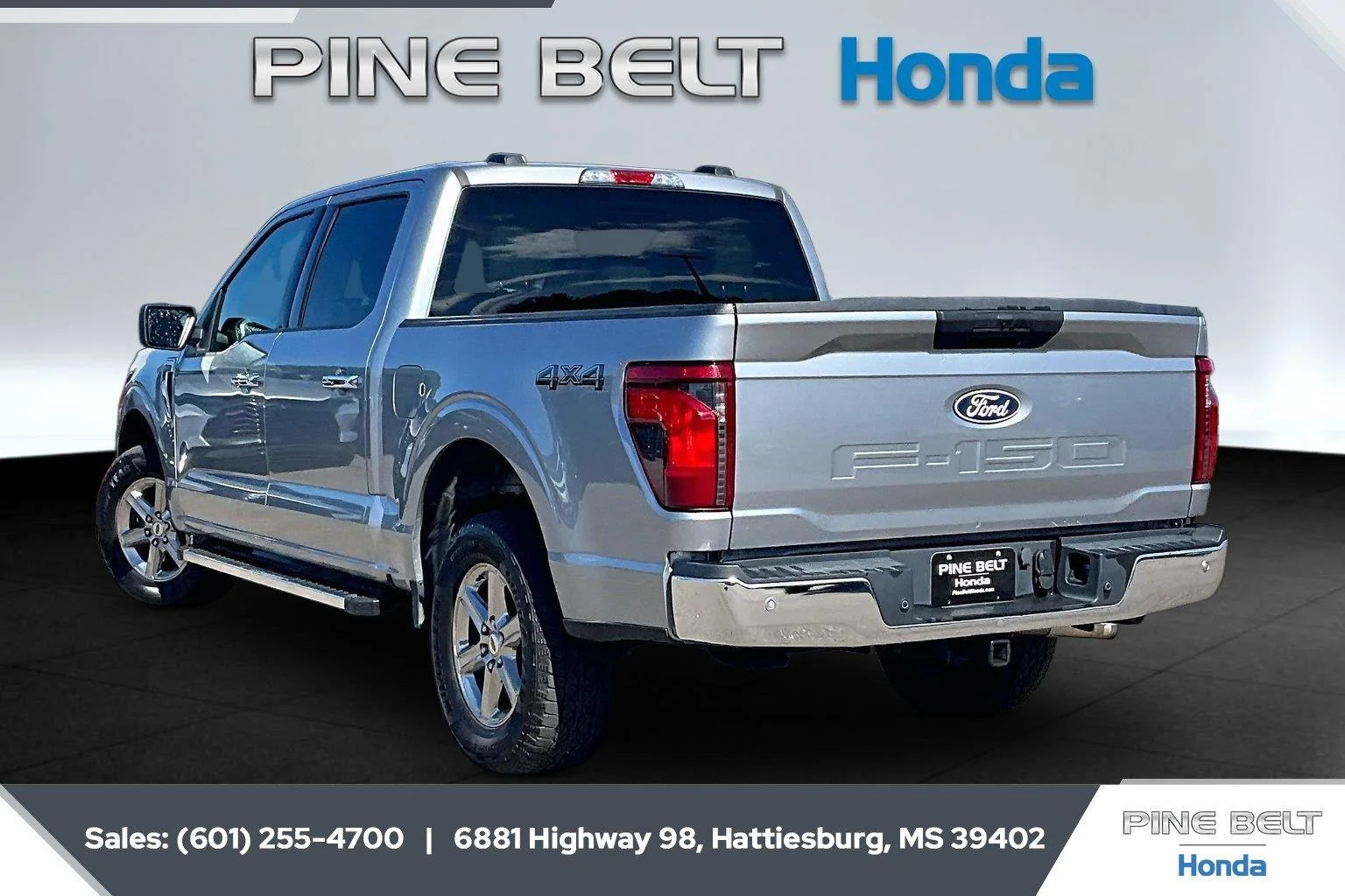 Used 2025 Iconic Silver Ford XLT image 2