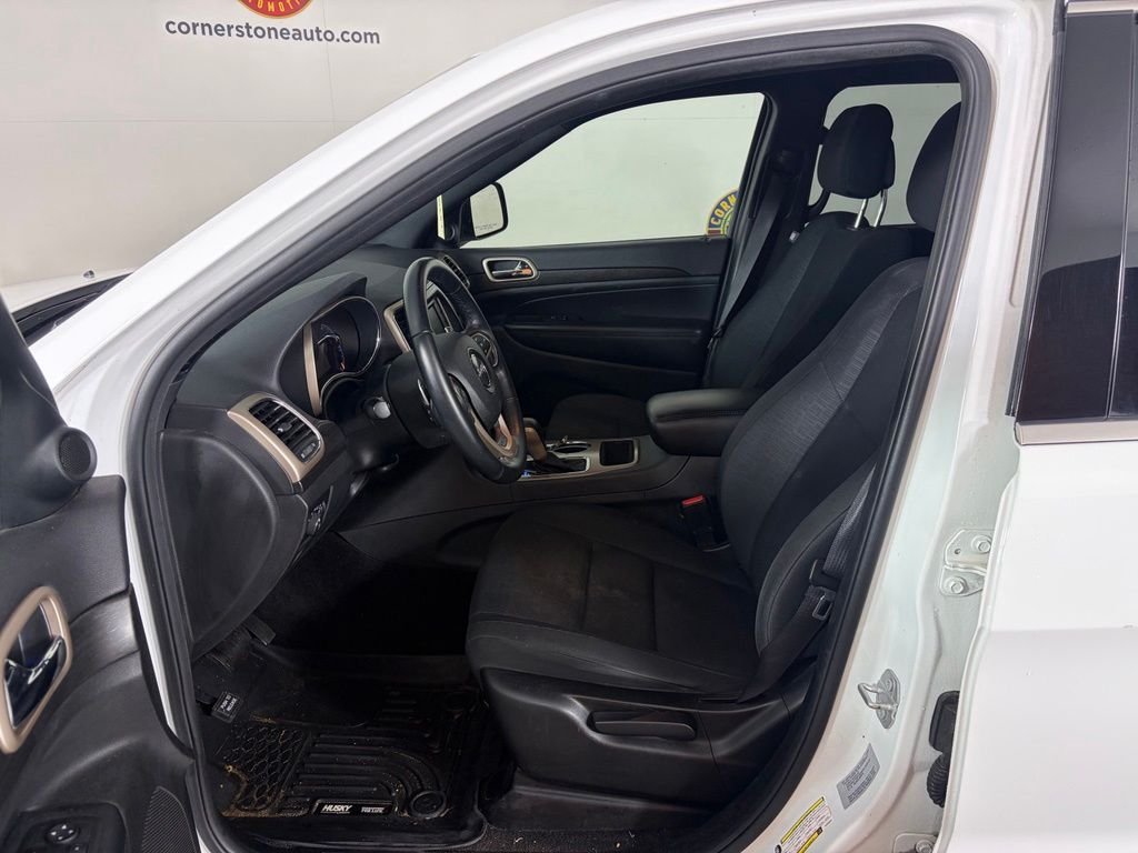 Used 2017 White Jeep Laredo image 12