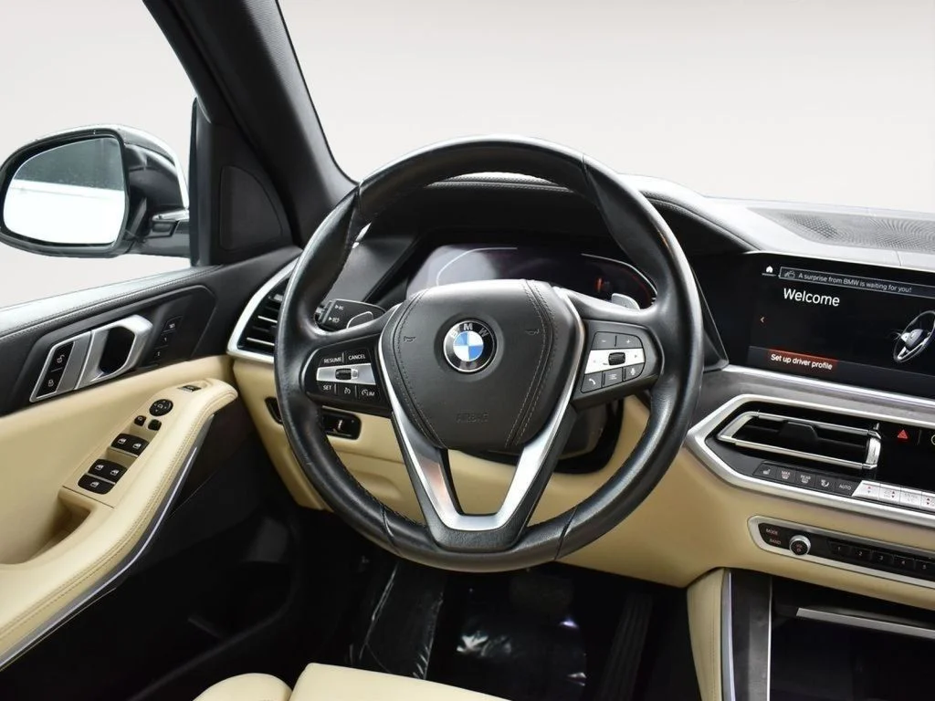 Used 2022 White BMW sDrive40i image 17