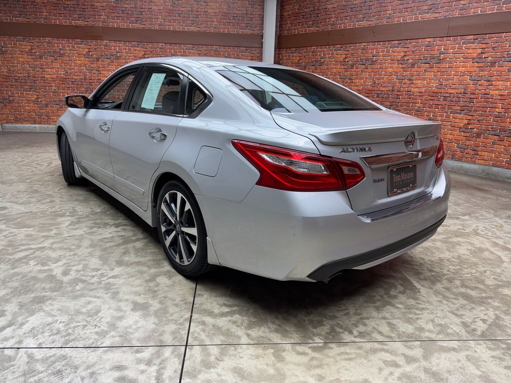 Used 2016 Nissan Altima SR with VIN 1N4AL3AP1GC204328 for sale in Reading, PA