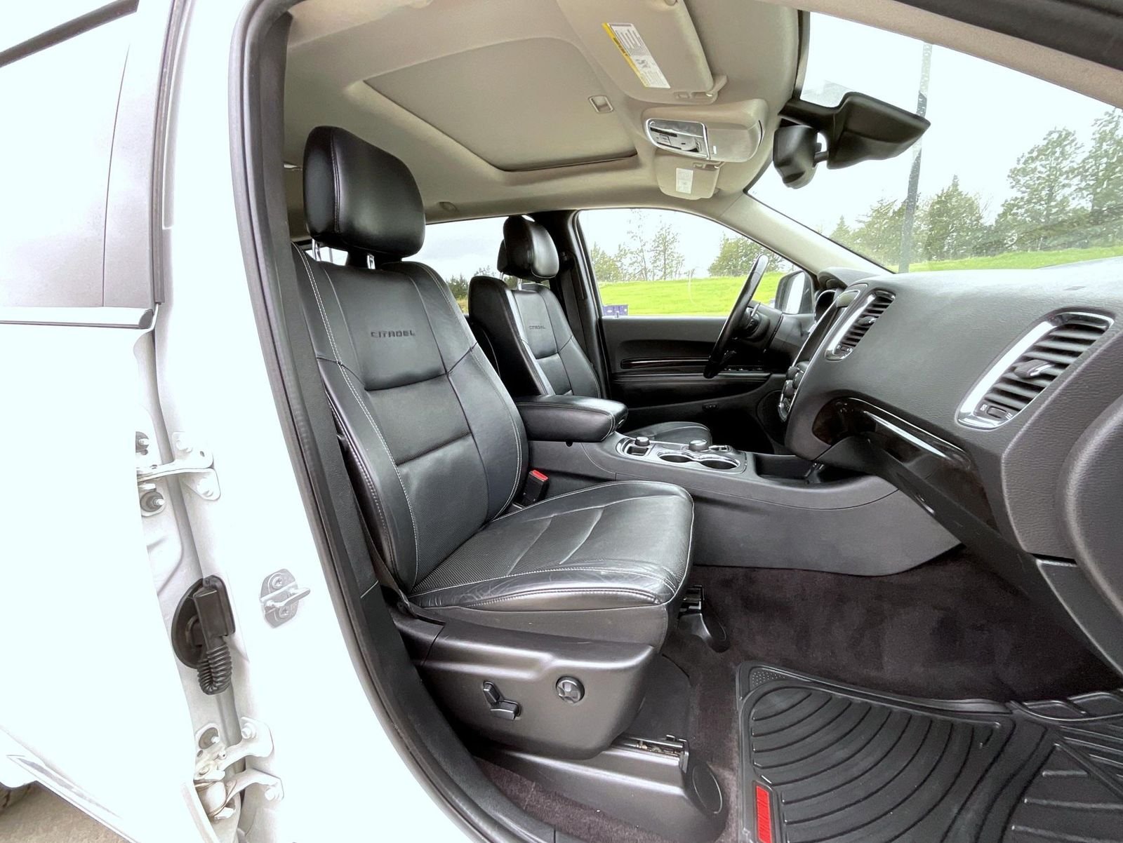 Used 2016 White Dodge Citadel image 16