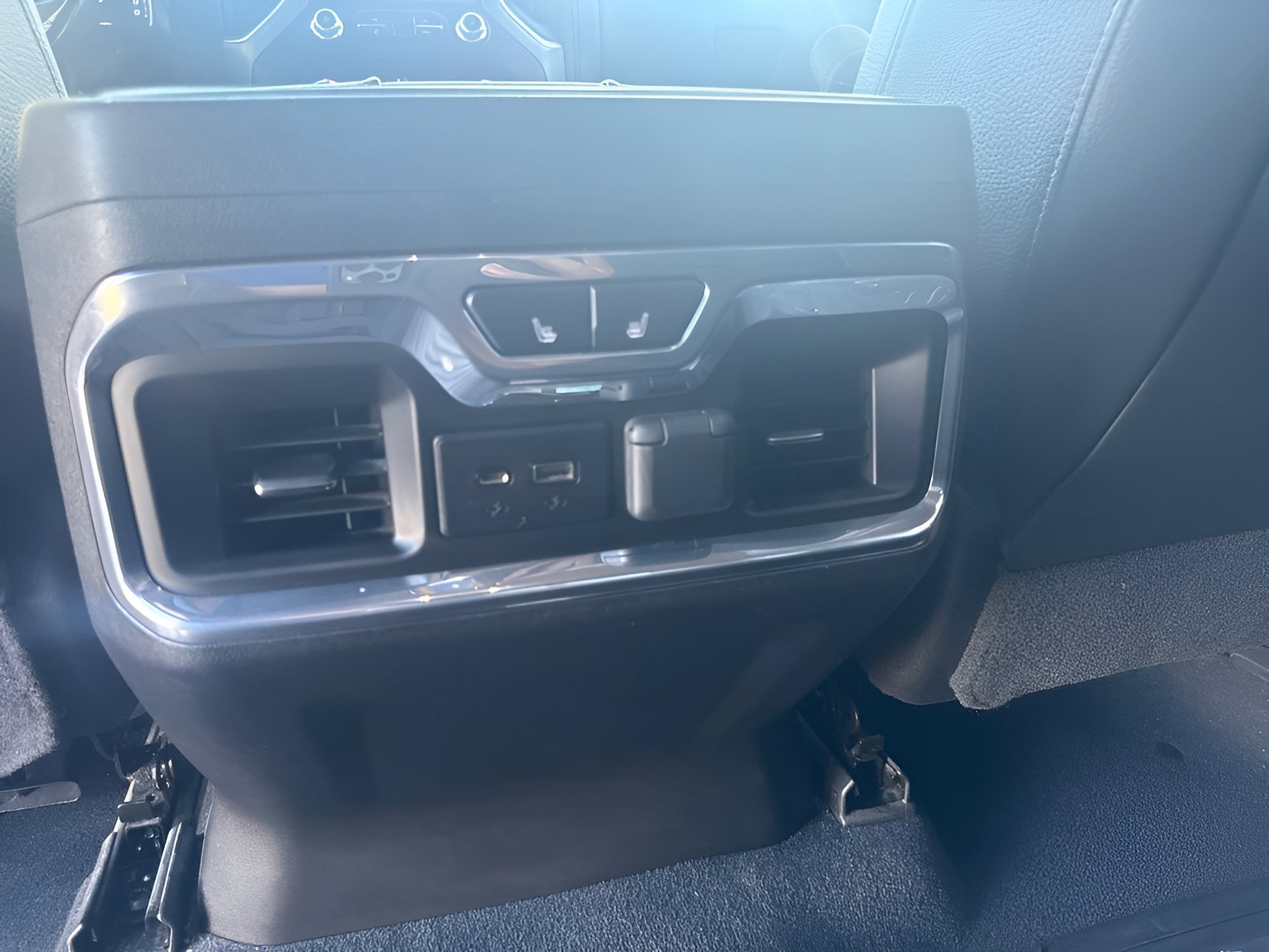 Used 2019 Onyx Black GMC Denali image 21