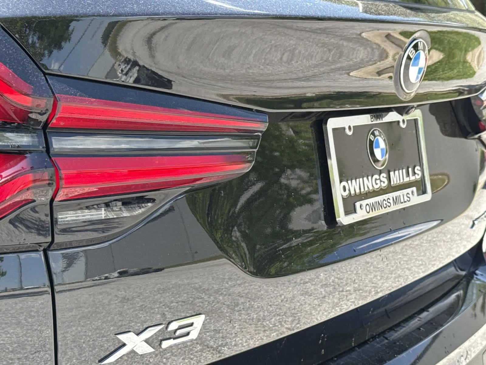 Used 2024 Black Sapphire Metallic BMW xDrive30i image 11